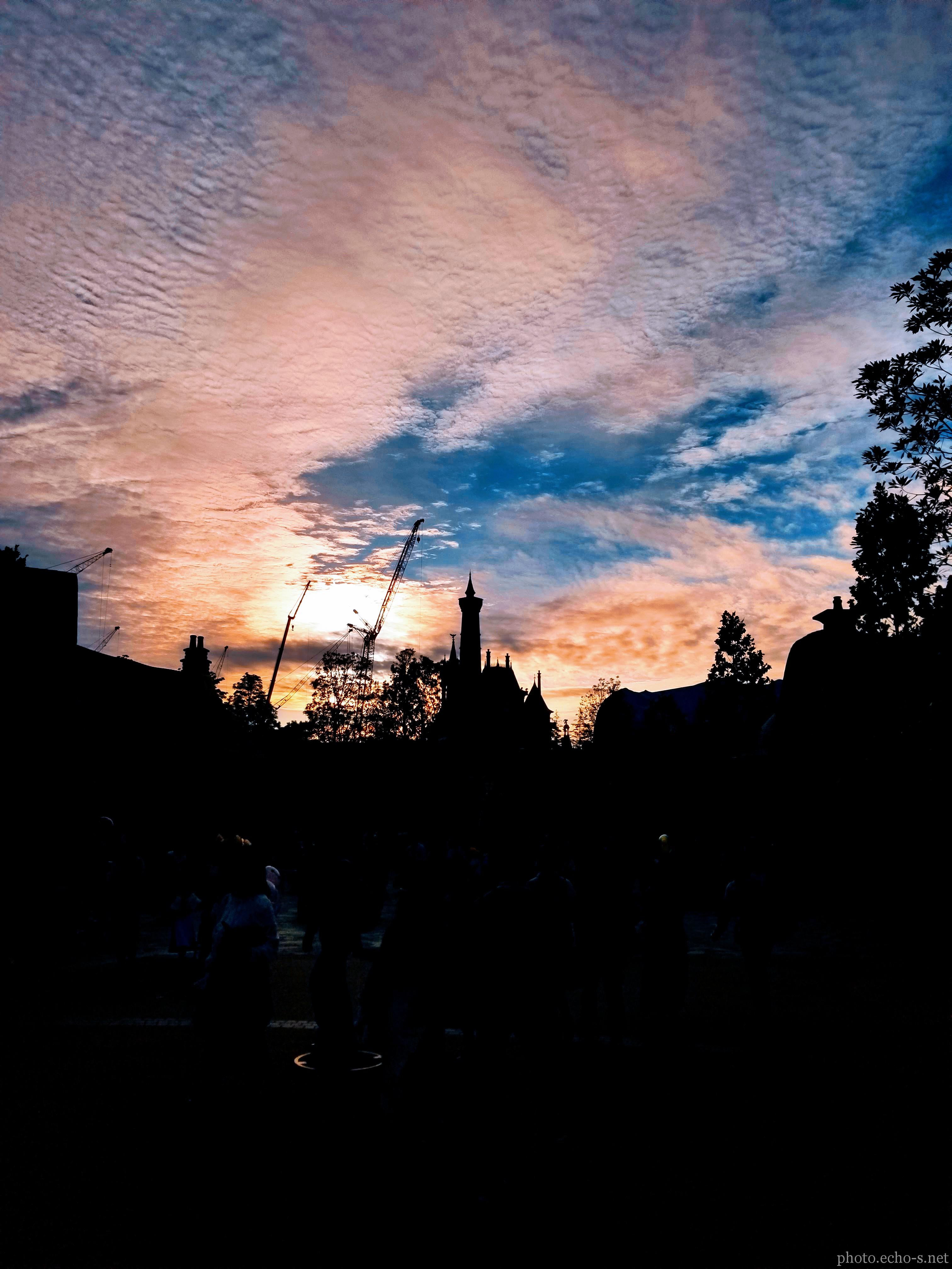 東京ディズニーランド ニューファンタジーランド 美女と野獣の城 夕方 風景 響鳴写真館 東京ディズニーランド ニューファンタジーランド 美女と野獣の城 夕方 風景 響鳴写真館