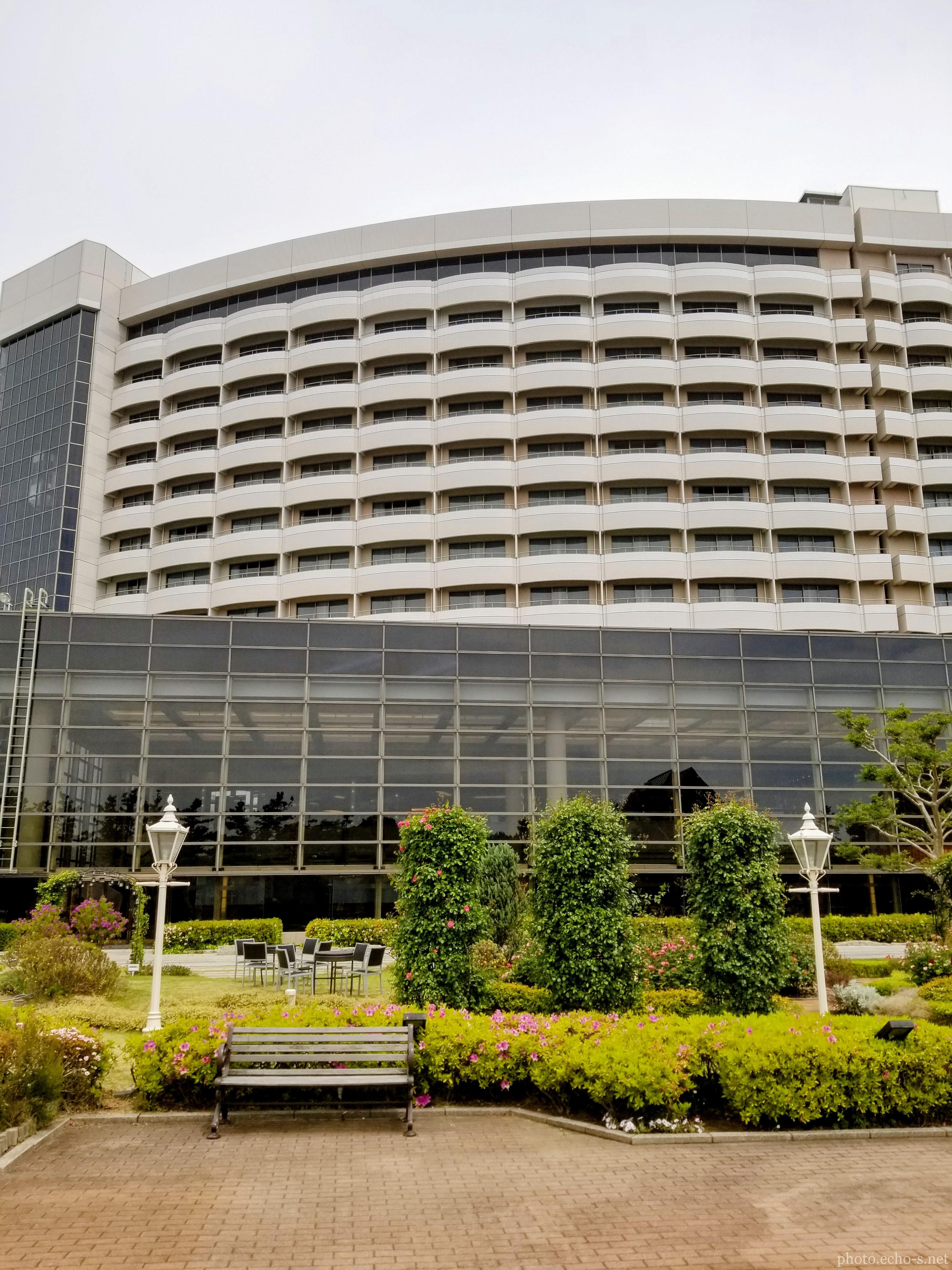 舞浜 シェラトン・グランデ・トーキョーベイ・ホテル シェラトンガーデン ベンチ 舞浜 シェラトン・グランデ・トーキョーベイ・ホテル シェラトンガーデン ベンチ